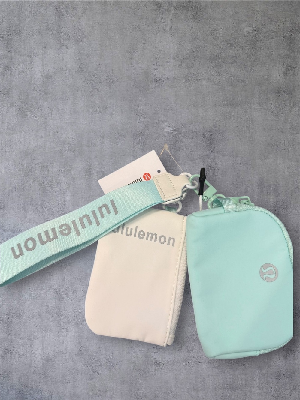 lululemon athletica Mint Strap Dual Card Pouches